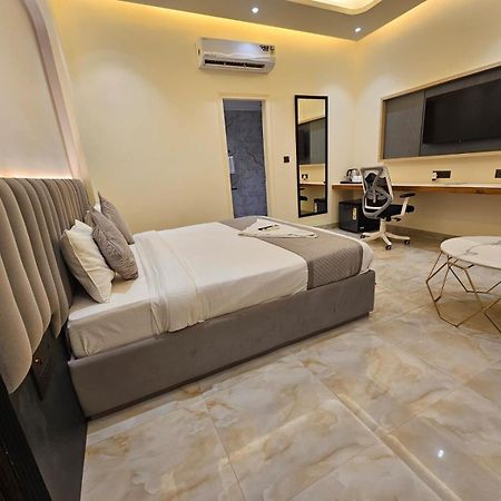 Hotel The Glass House نويدا الكبرى المظهر الخارجي الصورة