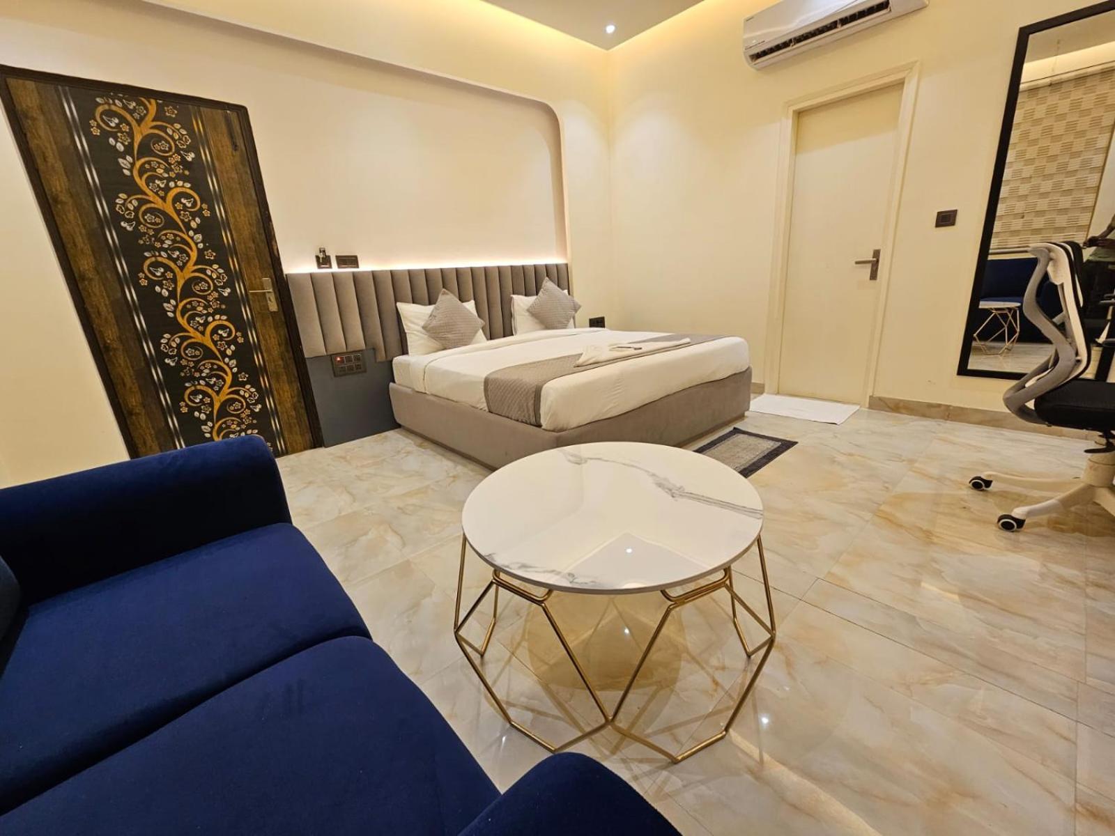 Hotel The Glass House نويدا الكبرى المظهر الخارجي الصورة