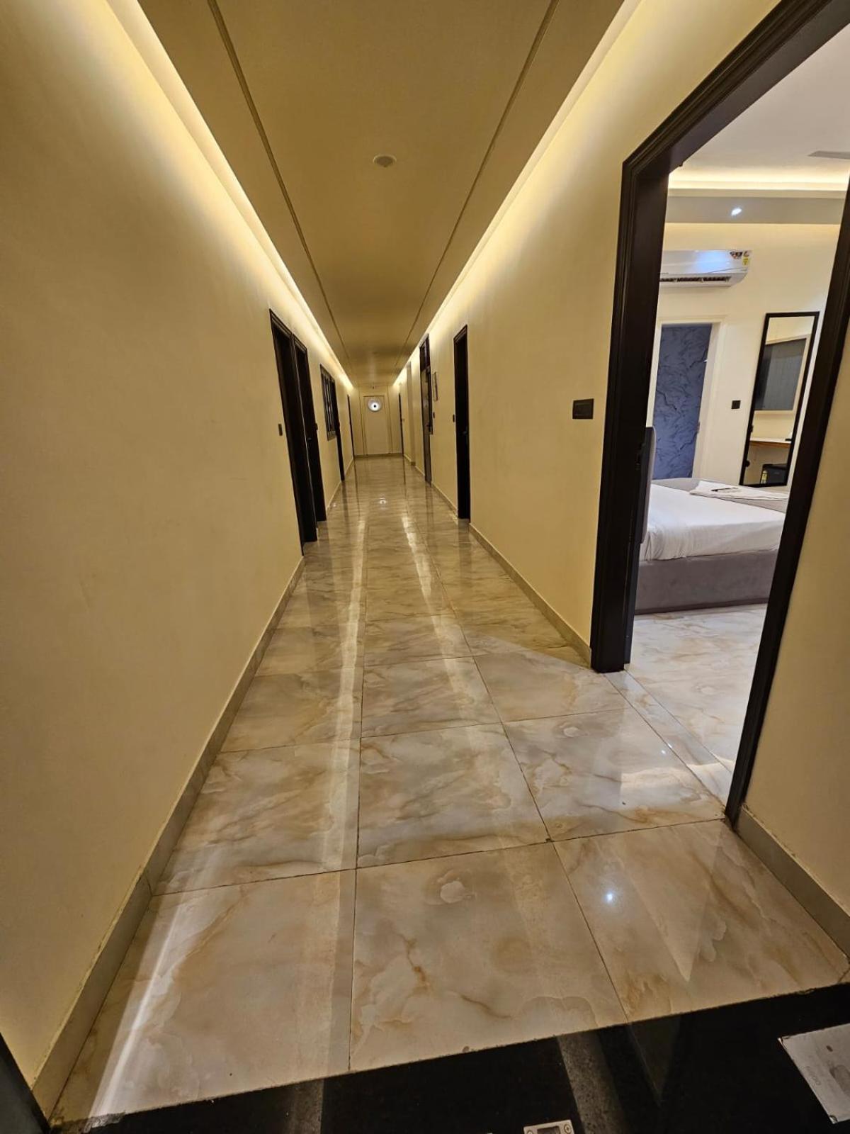Hotel The Glass House نويدا الكبرى المظهر الخارجي الصورة
