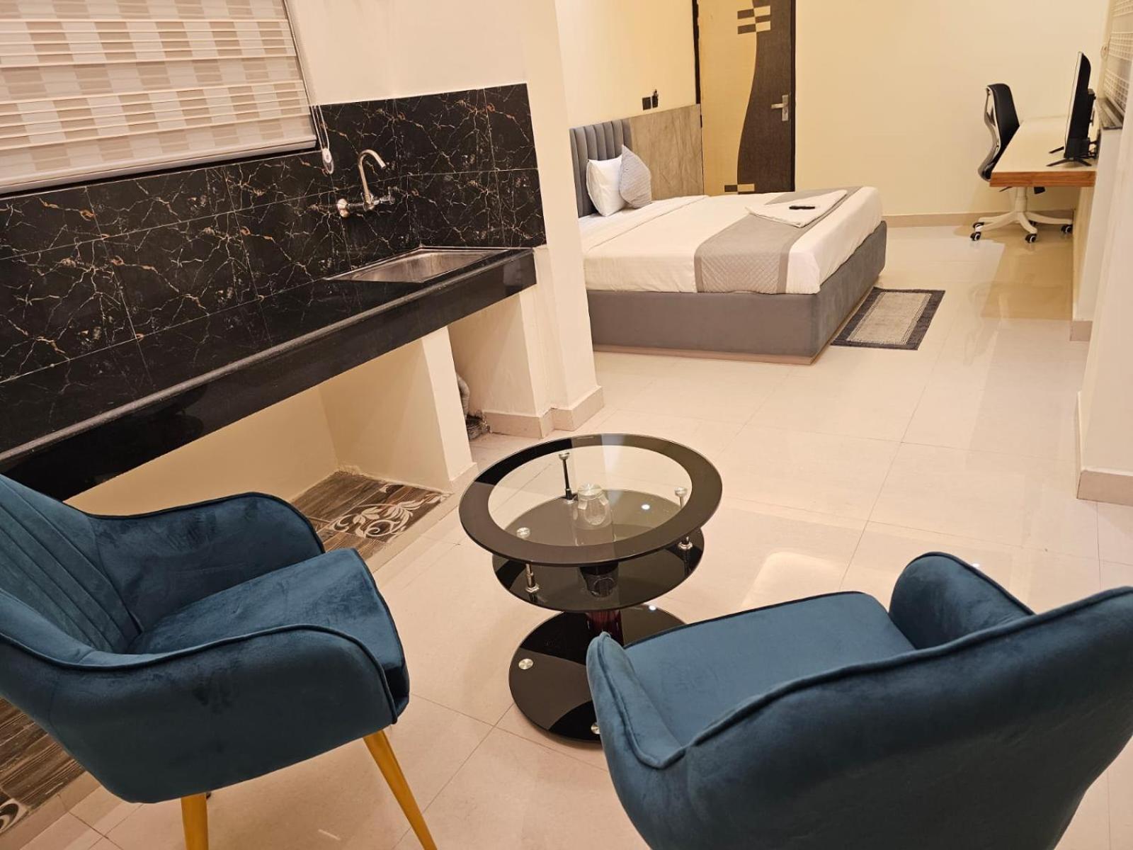 Hotel The Glass House نويدا الكبرى المظهر الخارجي الصورة