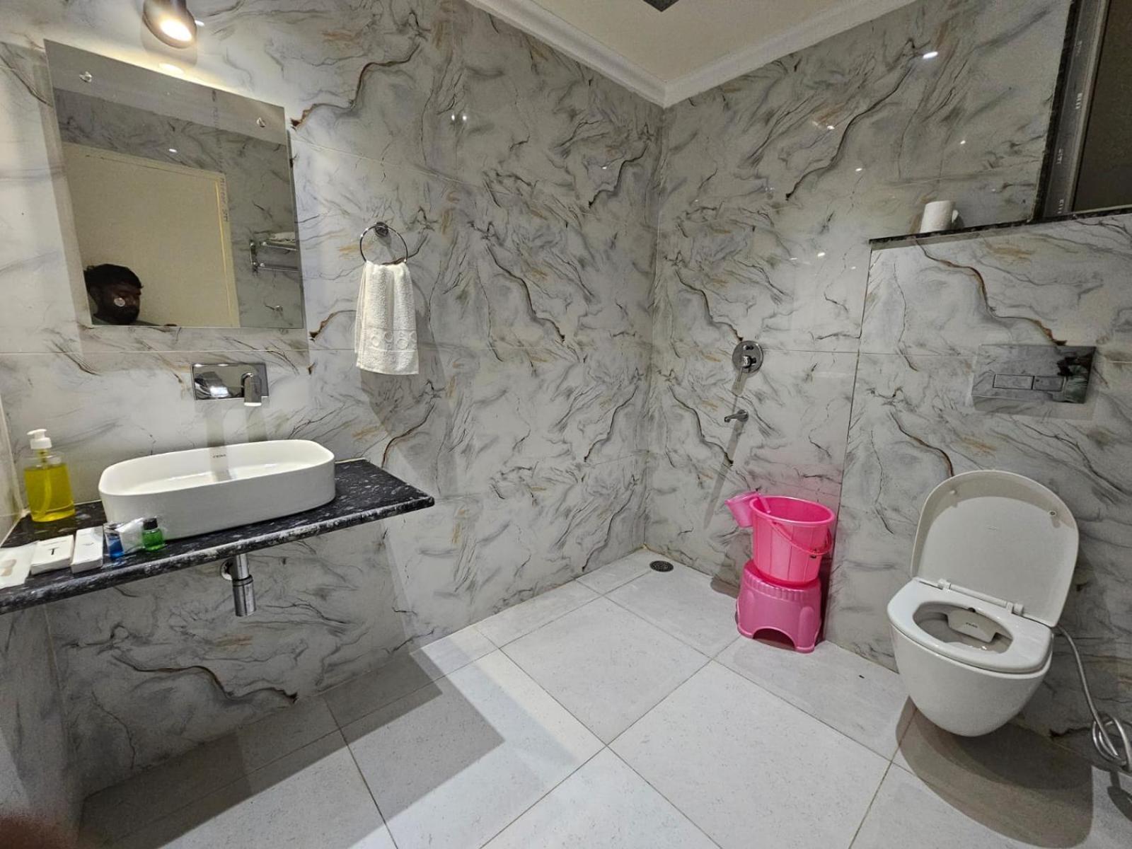 Hotel The Glass House نويدا الكبرى المظهر الخارجي الصورة