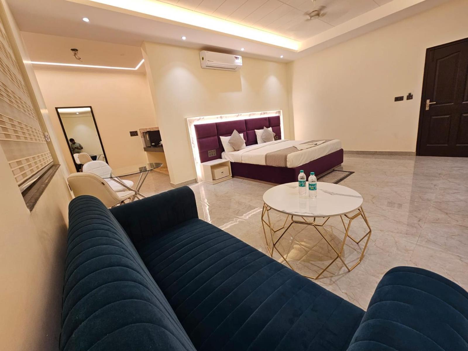 Hotel The Glass House نويدا الكبرى المظهر الخارجي الصورة