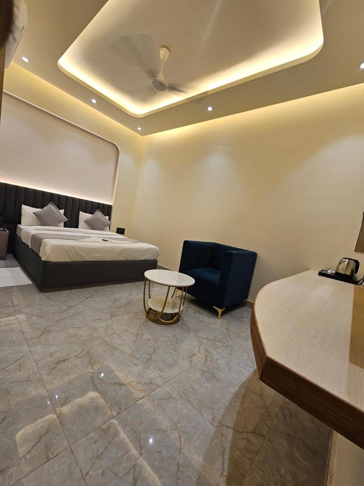 Hotel The Glass House نويدا الكبرى المظهر الخارجي الصورة
