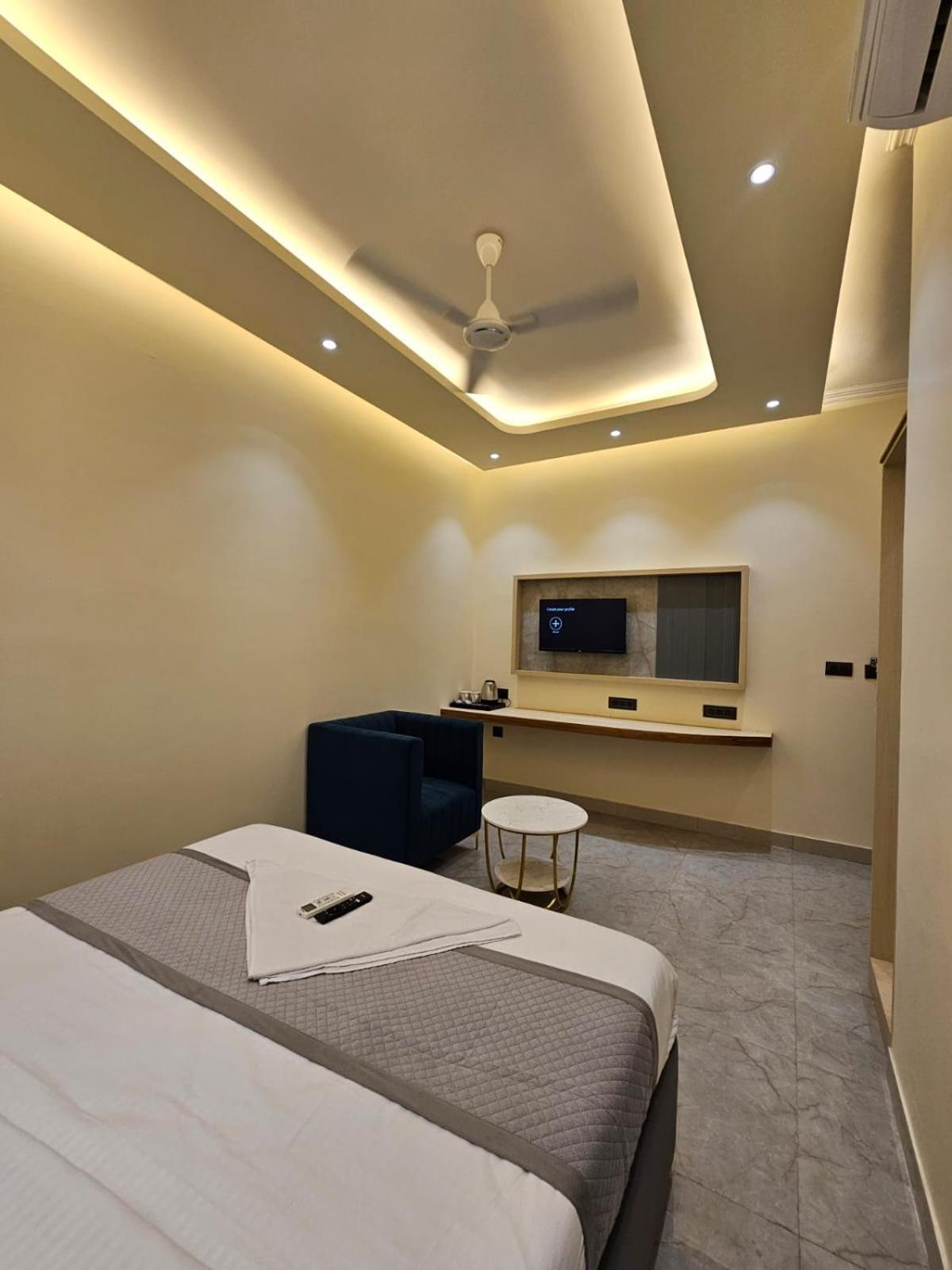Hotel The Glass House نويدا الكبرى المظهر الخارجي الصورة