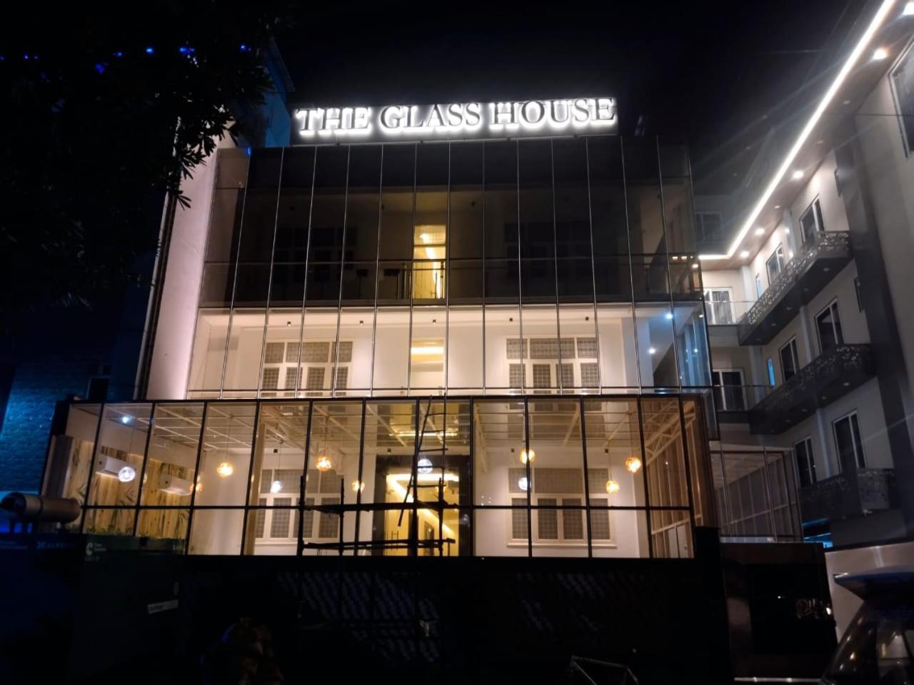Hotel The Glass House نويدا الكبرى المظهر الخارجي الصورة