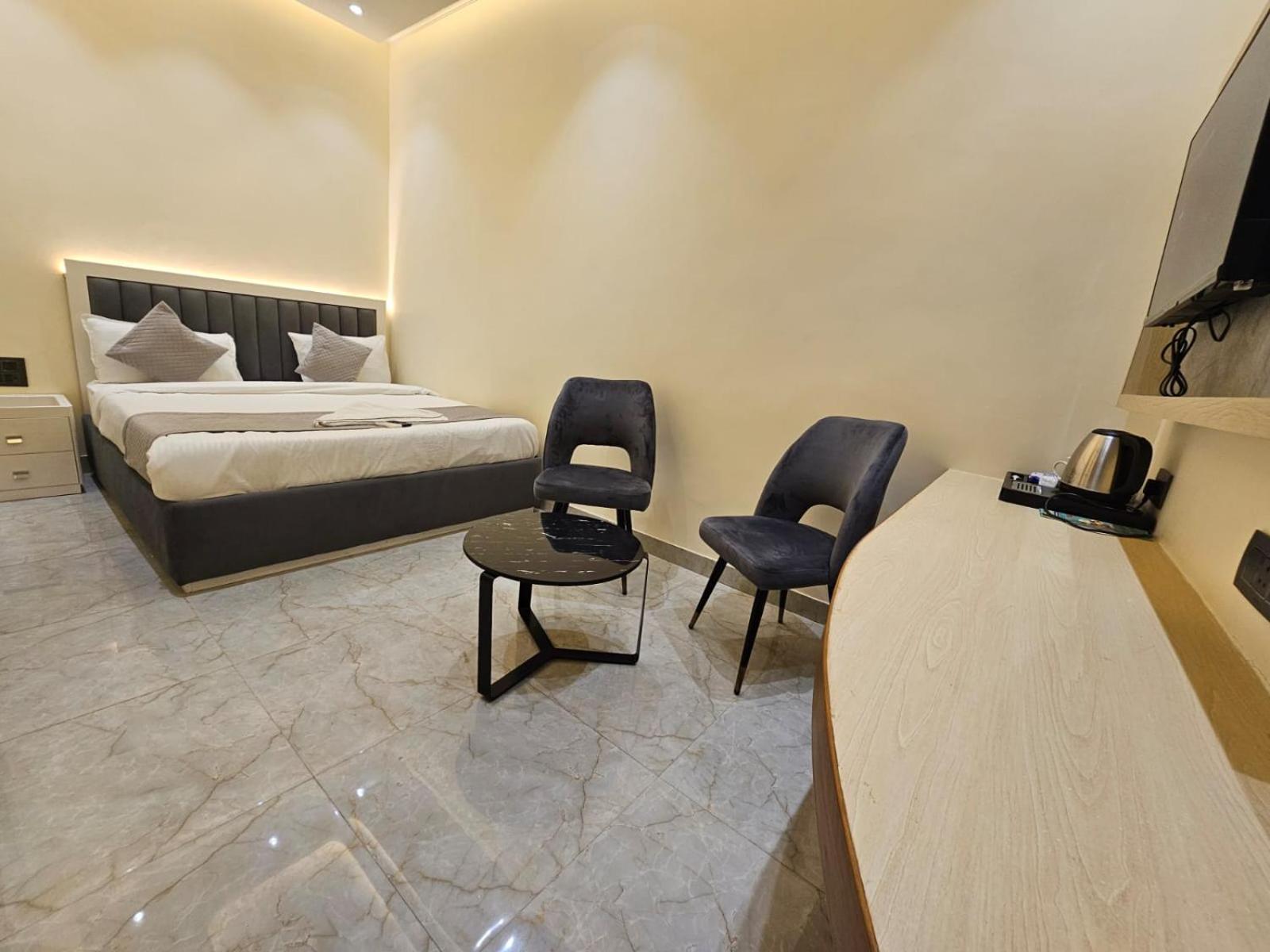 Hotel The Glass House نويدا الكبرى المظهر الخارجي الصورة