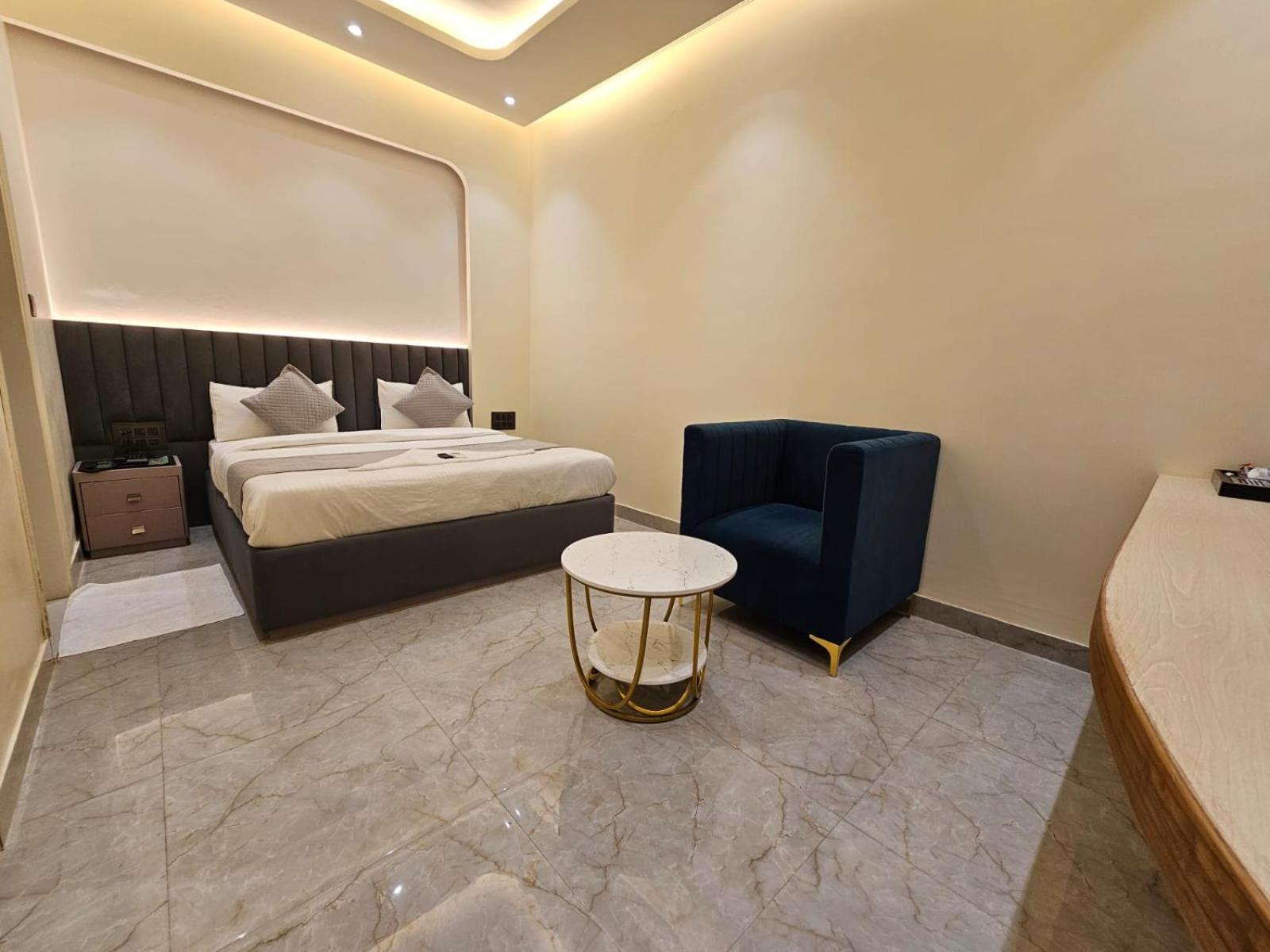 Hotel The Glass House نويدا الكبرى المظهر الخارجي الصورة