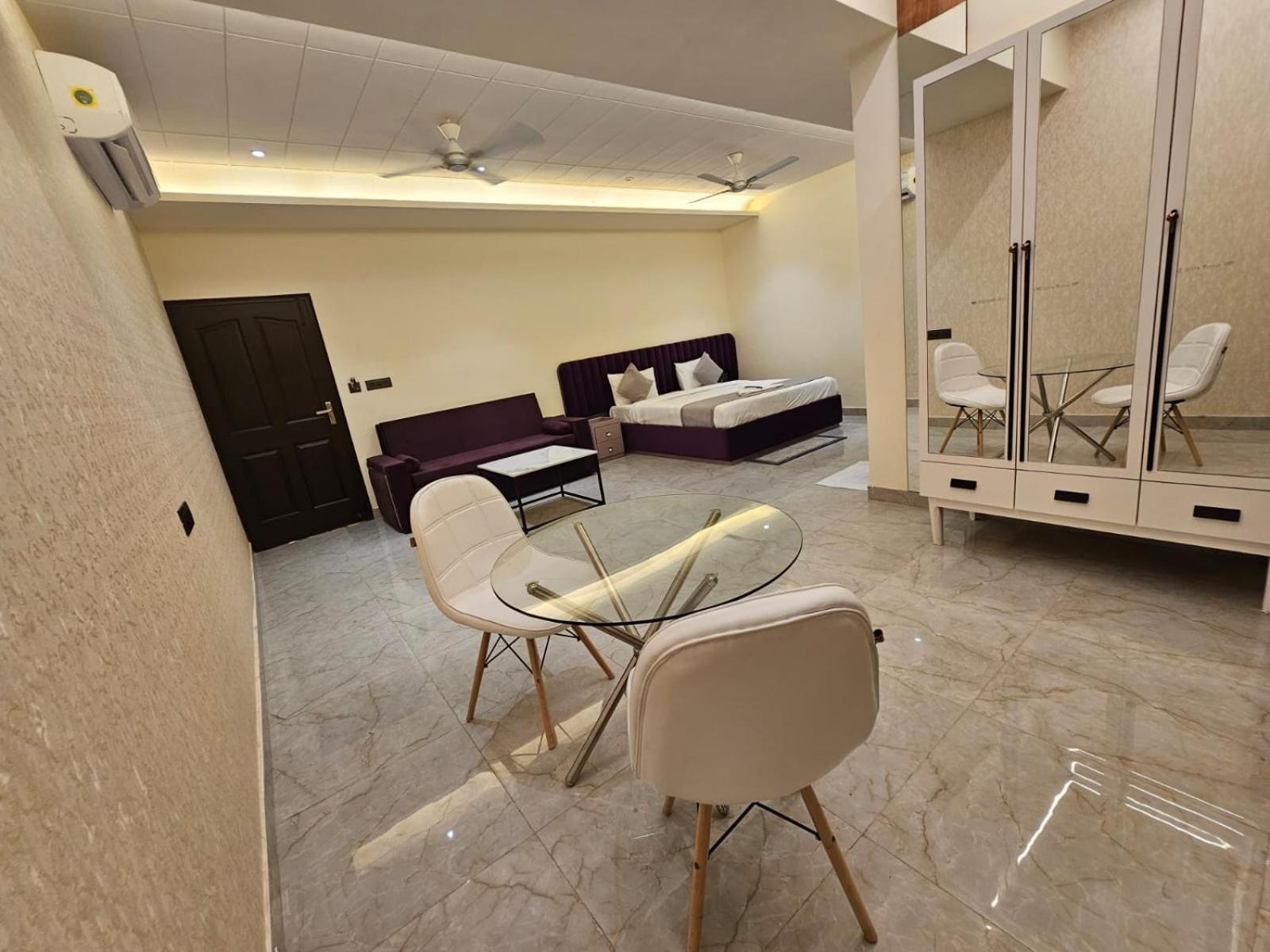 Hotel The Glass House نويدا الكبرى المظهر الخارجي الصورة